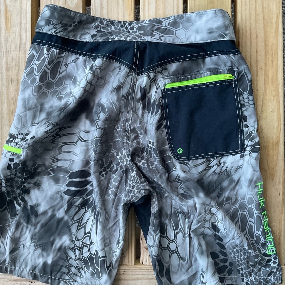 Mens Huk Board short Baggies. Size medium.